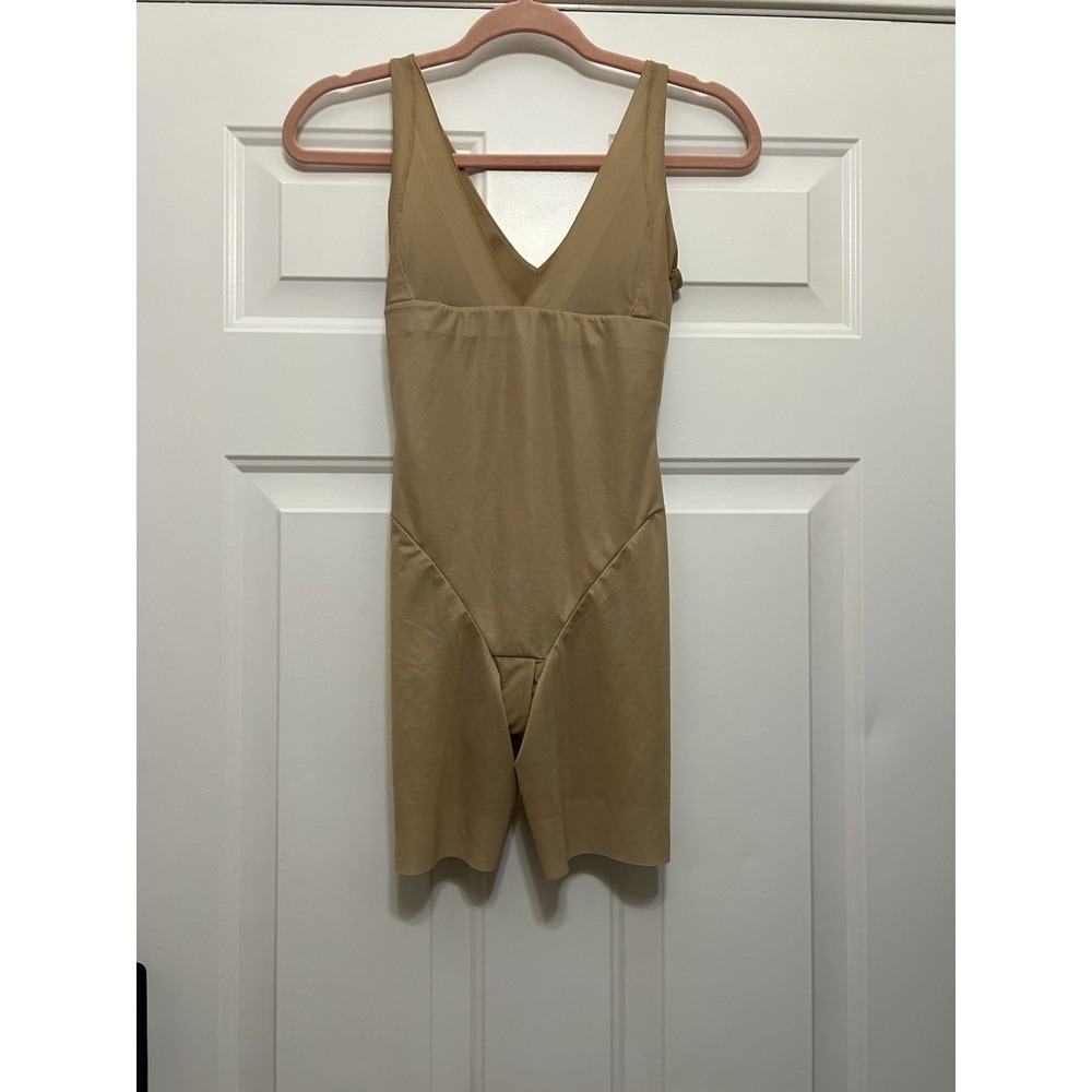 MAIDENFORM Flexees Shapewear Medium One Piece Body Suit Beige
